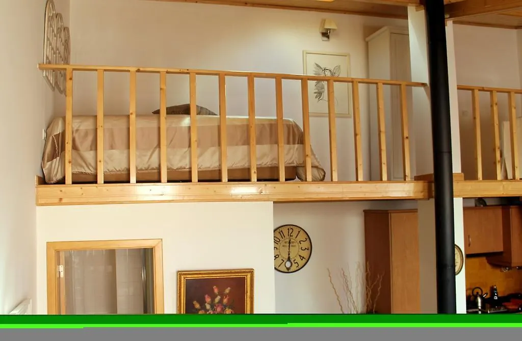 דירות ליסבון Bairro Alto House, By Timecooler